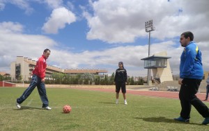 Jugando al fútbol